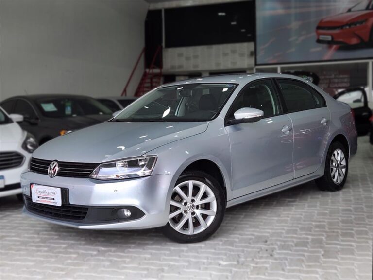 Volkswagen Jetta – 2.0 COMFORTLINE FLEX 4P TIPTRONIC