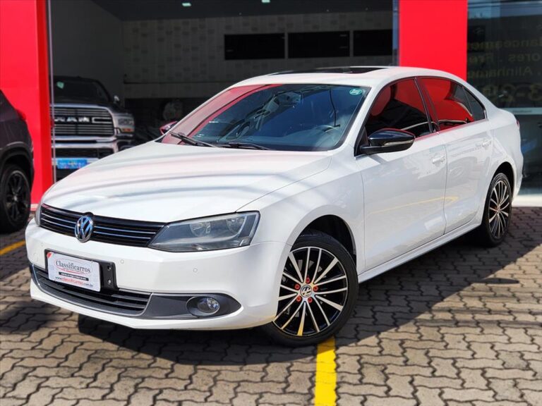 Volkswagen Jetta – 2.0 TSI HIGHLINE 200CV GASOLINA 4P TIPTRONIC